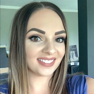 Meet your Posher, Brooke